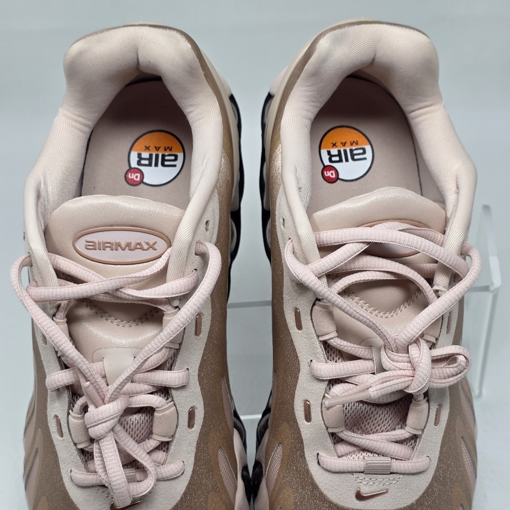 Air Max DN8 Women's Size 8 MTLC Red Bronze/Black Sneakers Shoes HF5509-900 New - Picture 10 of 10